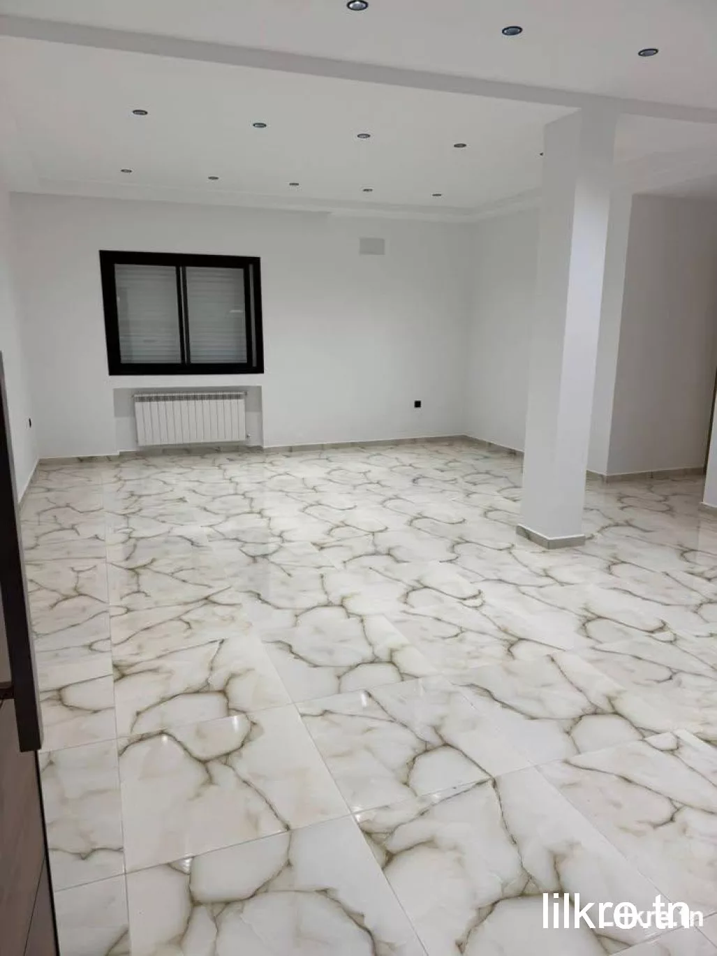 A louer un Appartement à Enkhilette