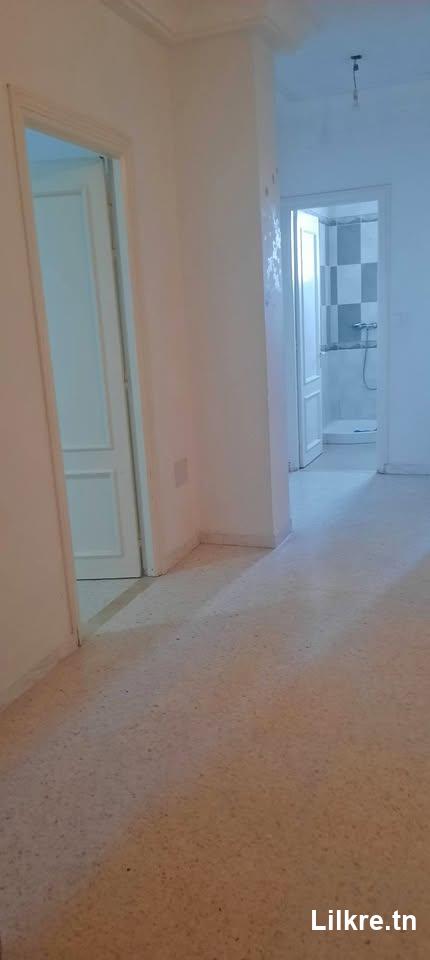 Apparemment à louer à Ariana borj louzir cité hedi nouira