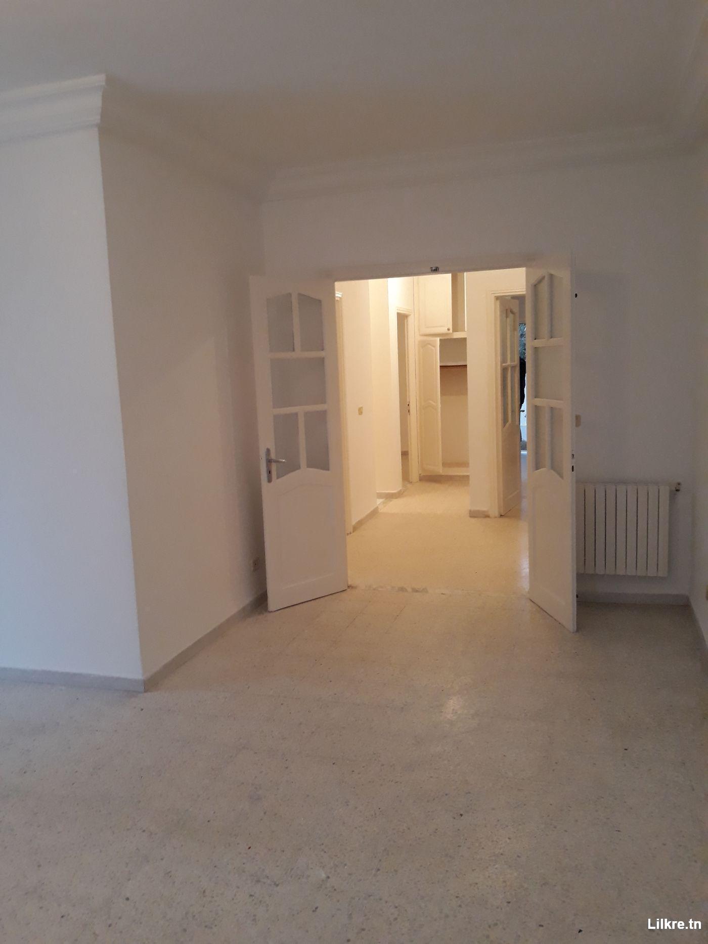 étage de villa au centre de manouba