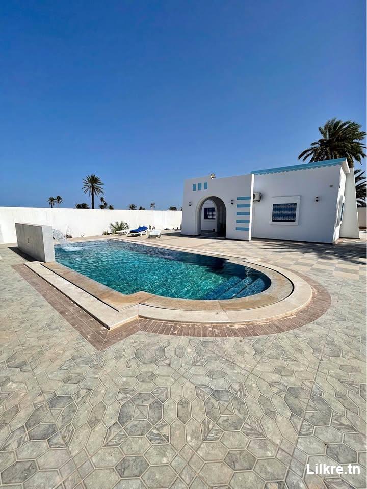 À louer : Villa avec piscine à Djerba Ajim 