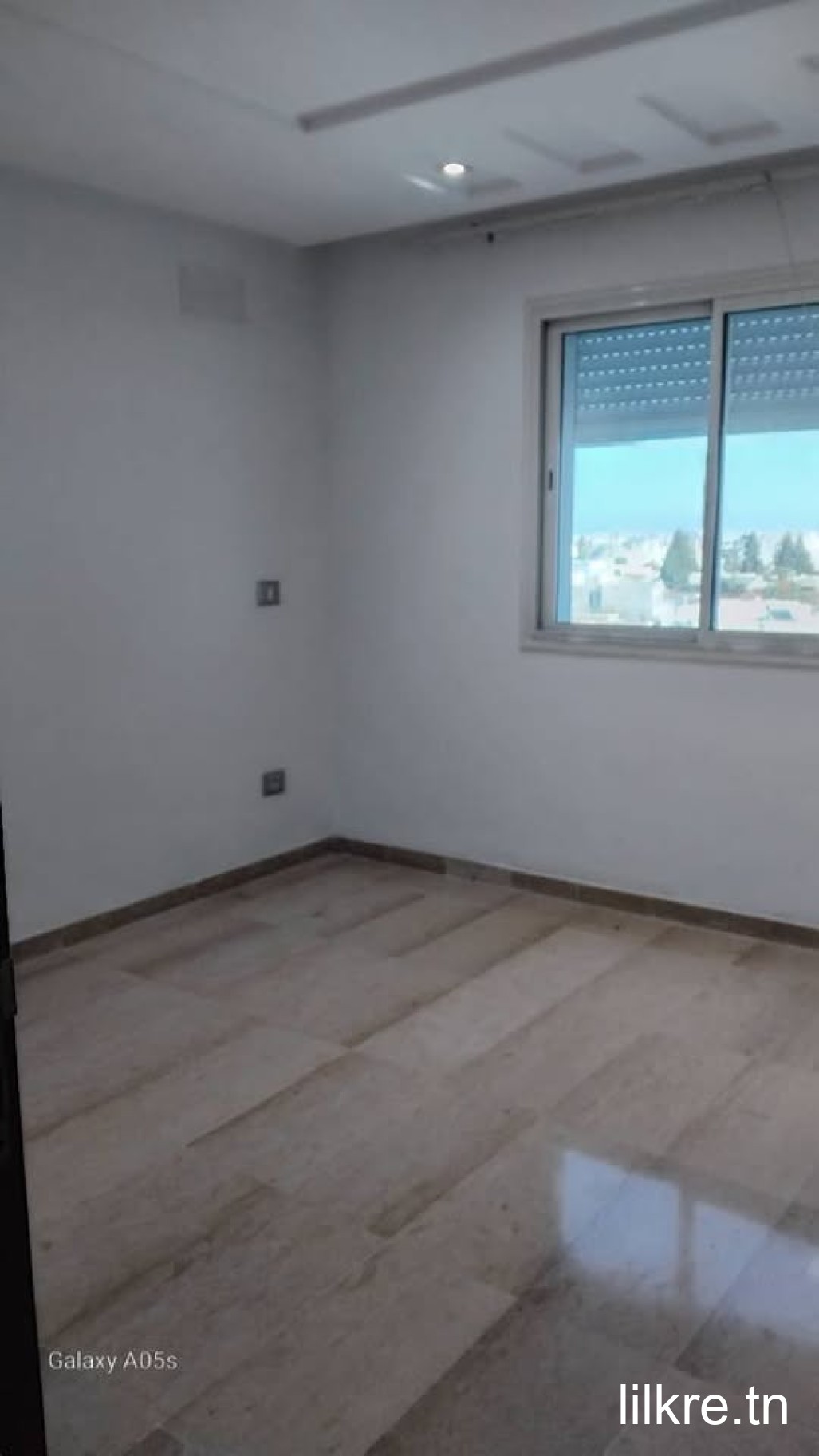 A louer un appartement route gremda km 6.5