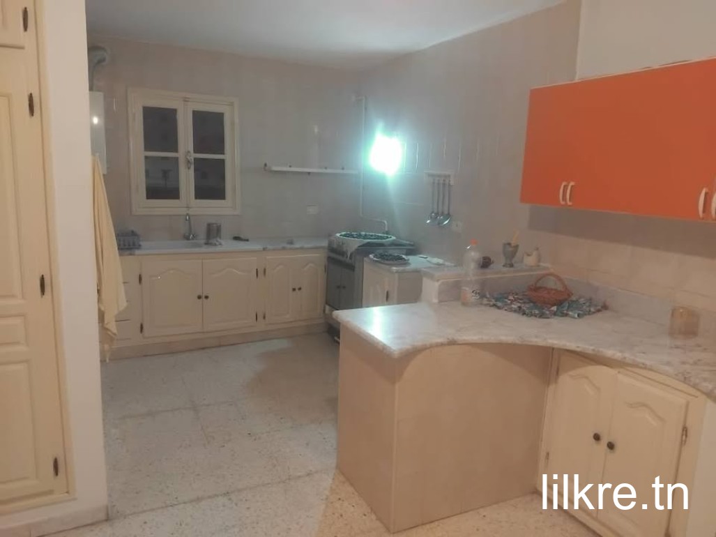 A louer un studio meublée a ariana 