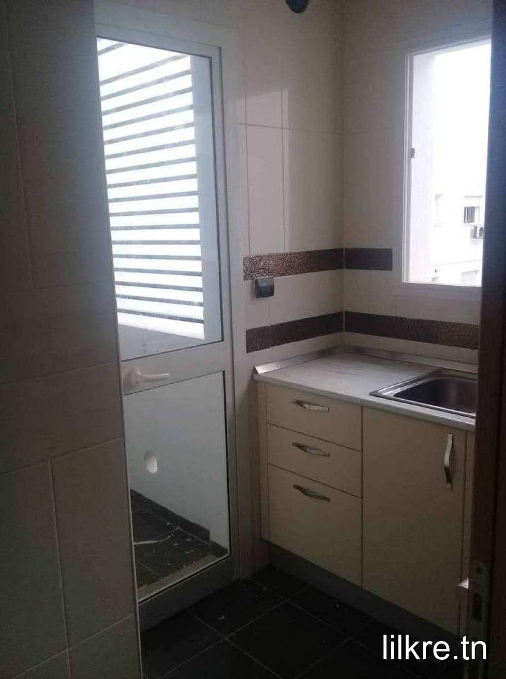 A louer un appartement s+1  a cité ghazela 