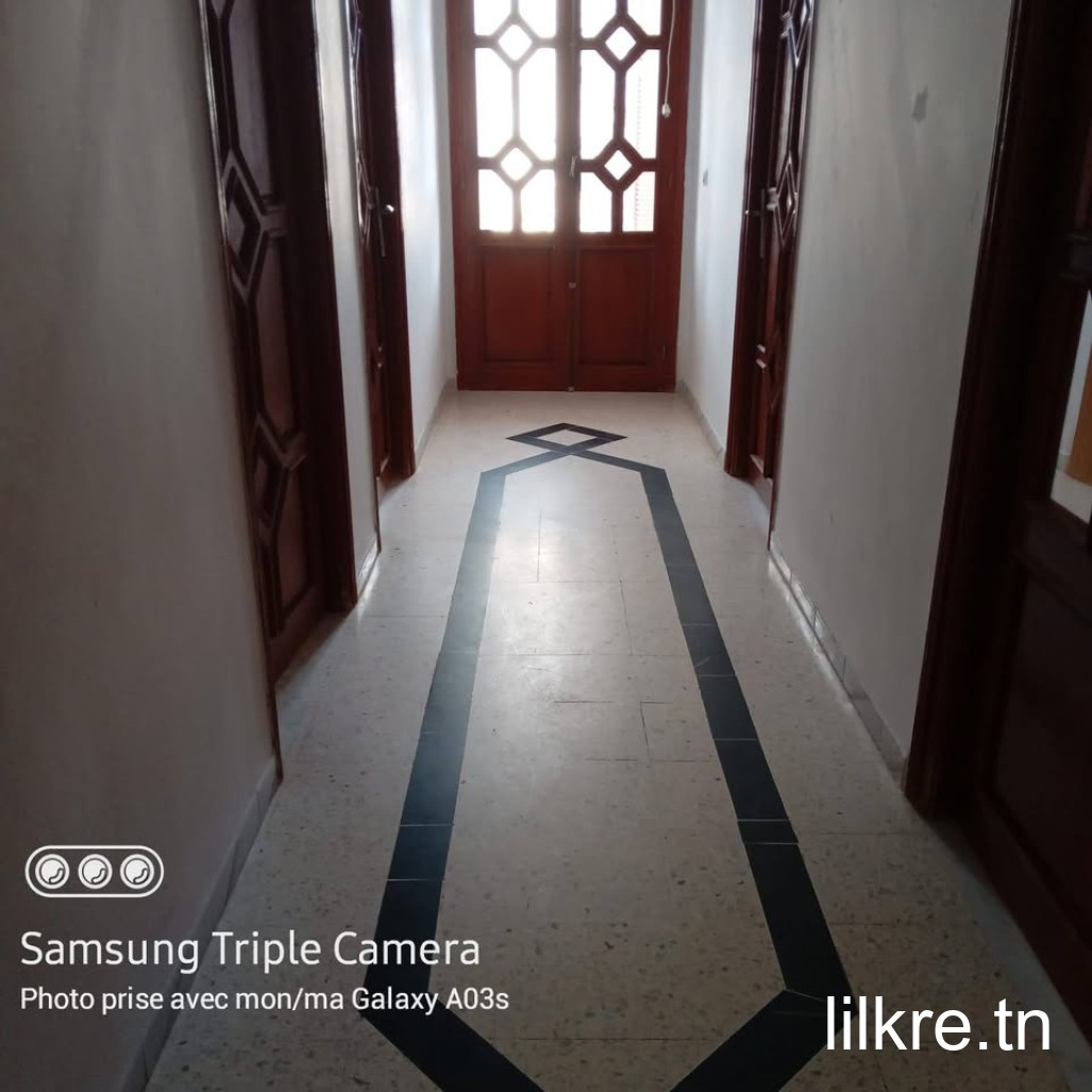 A louer un étage de villa a mnihla 
