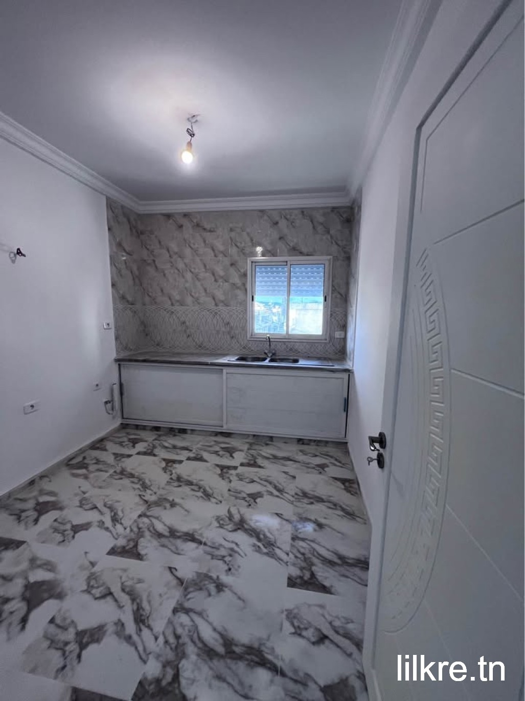 A louer un étage de villa a cité nozha ariana 