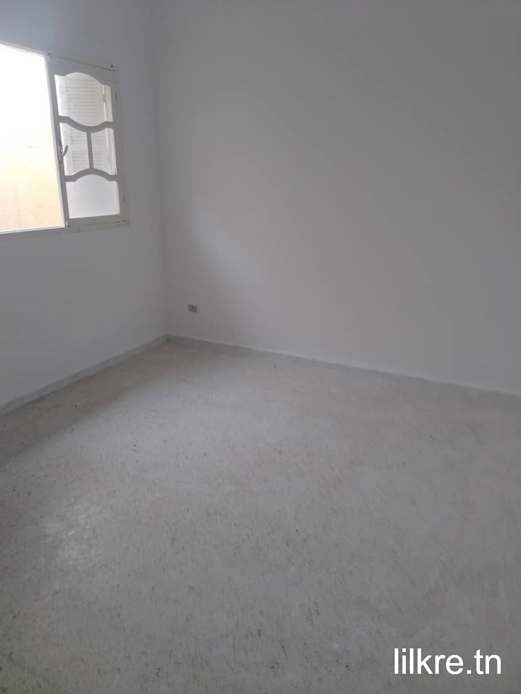 A louer un étage de villa a cité khadra 