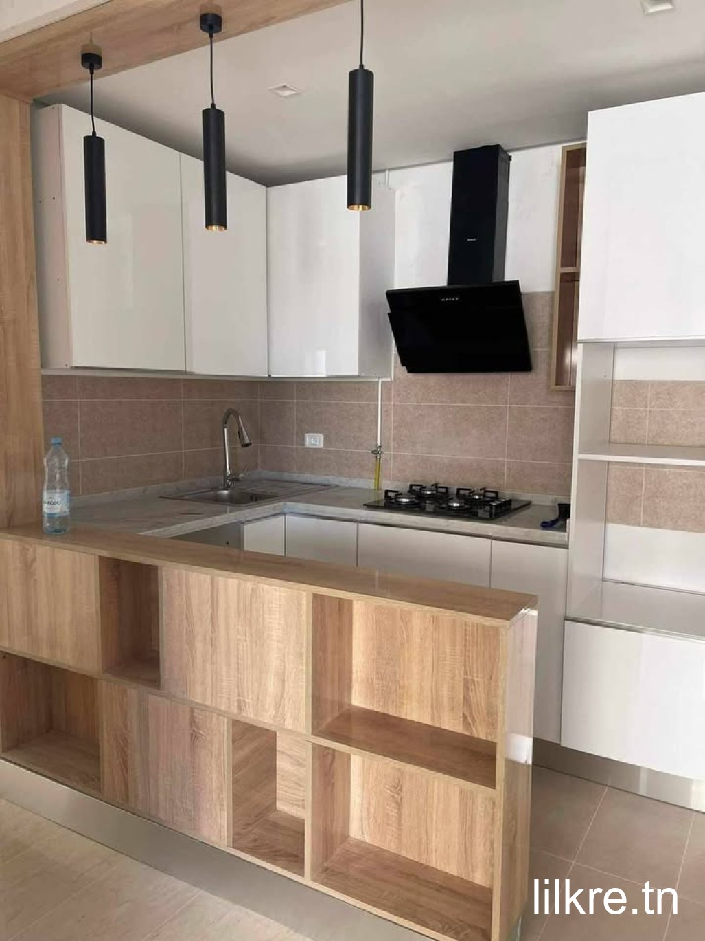 A loer un  étage de villa a ain zaghouane 