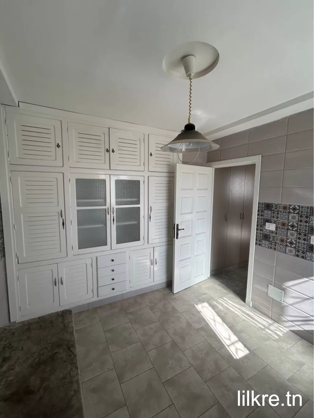  A louer un joli étage de villa a bir challouf 