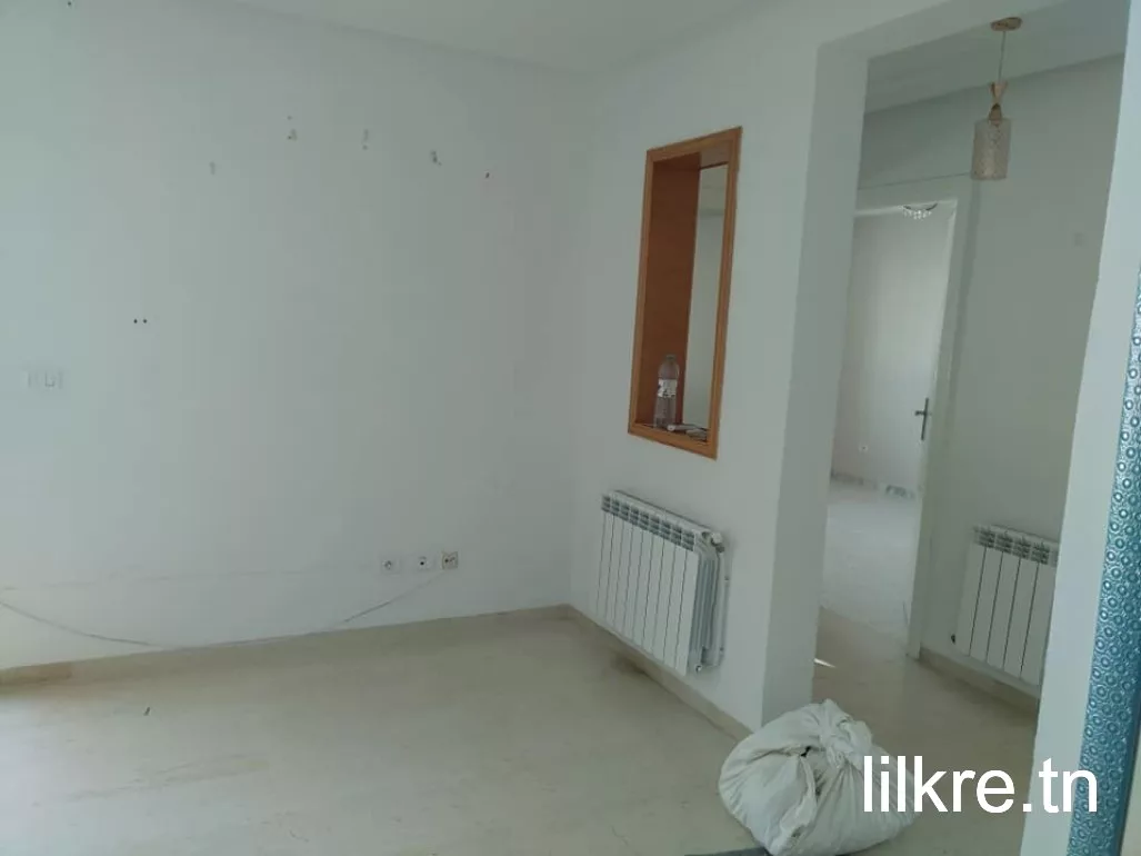 A louer appartement S+2 haut standing a Borj louzir 