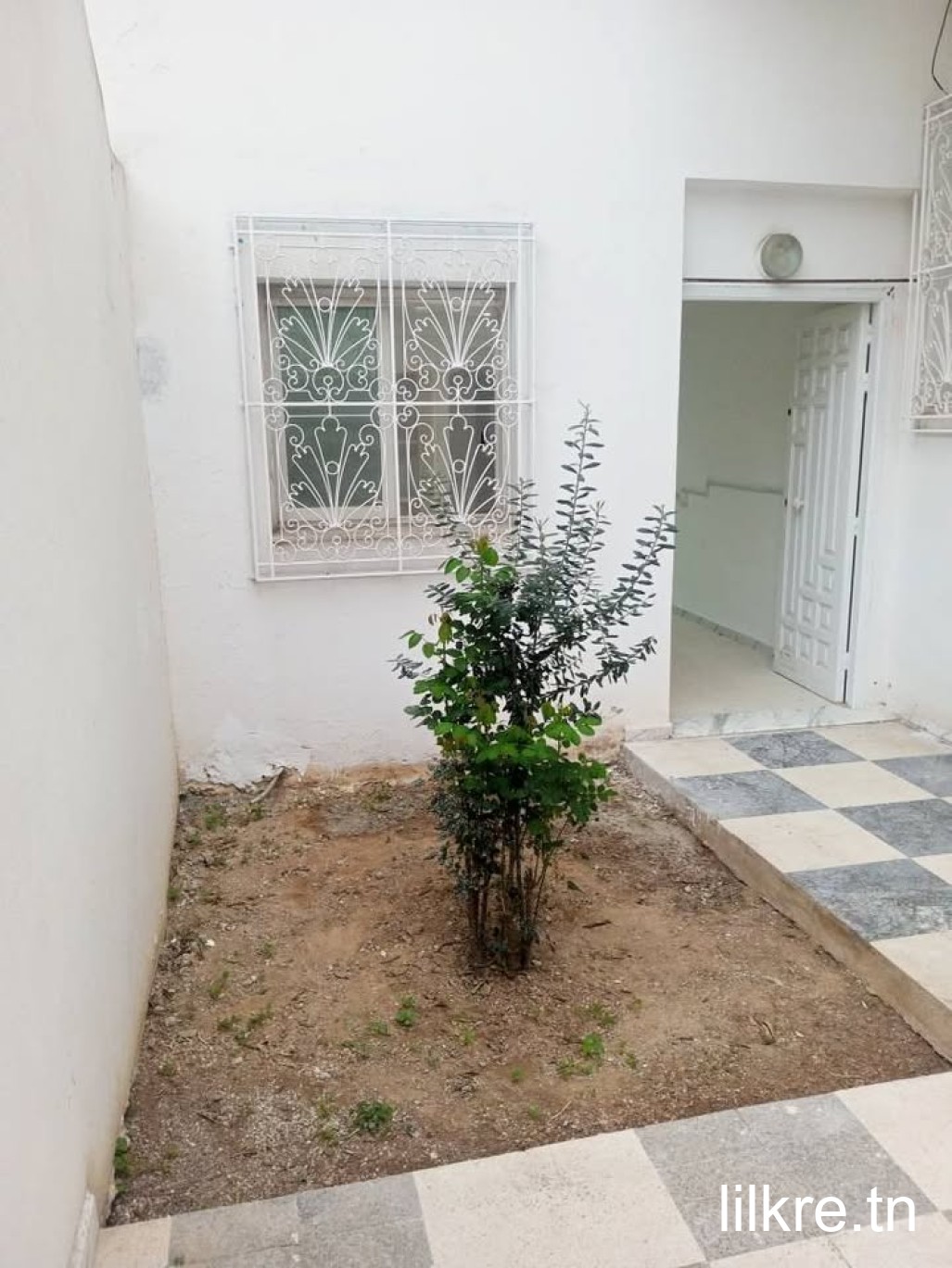 A louer un studio indépendant a bardo