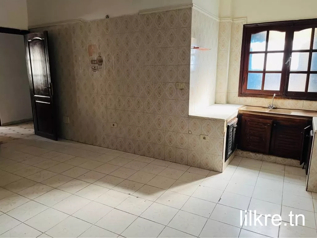 A louer u appartement a cité bougatfa 