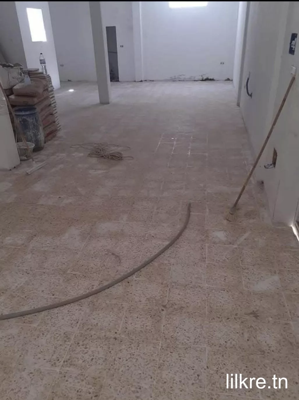 A louer un local  a cité ben younes_manouba