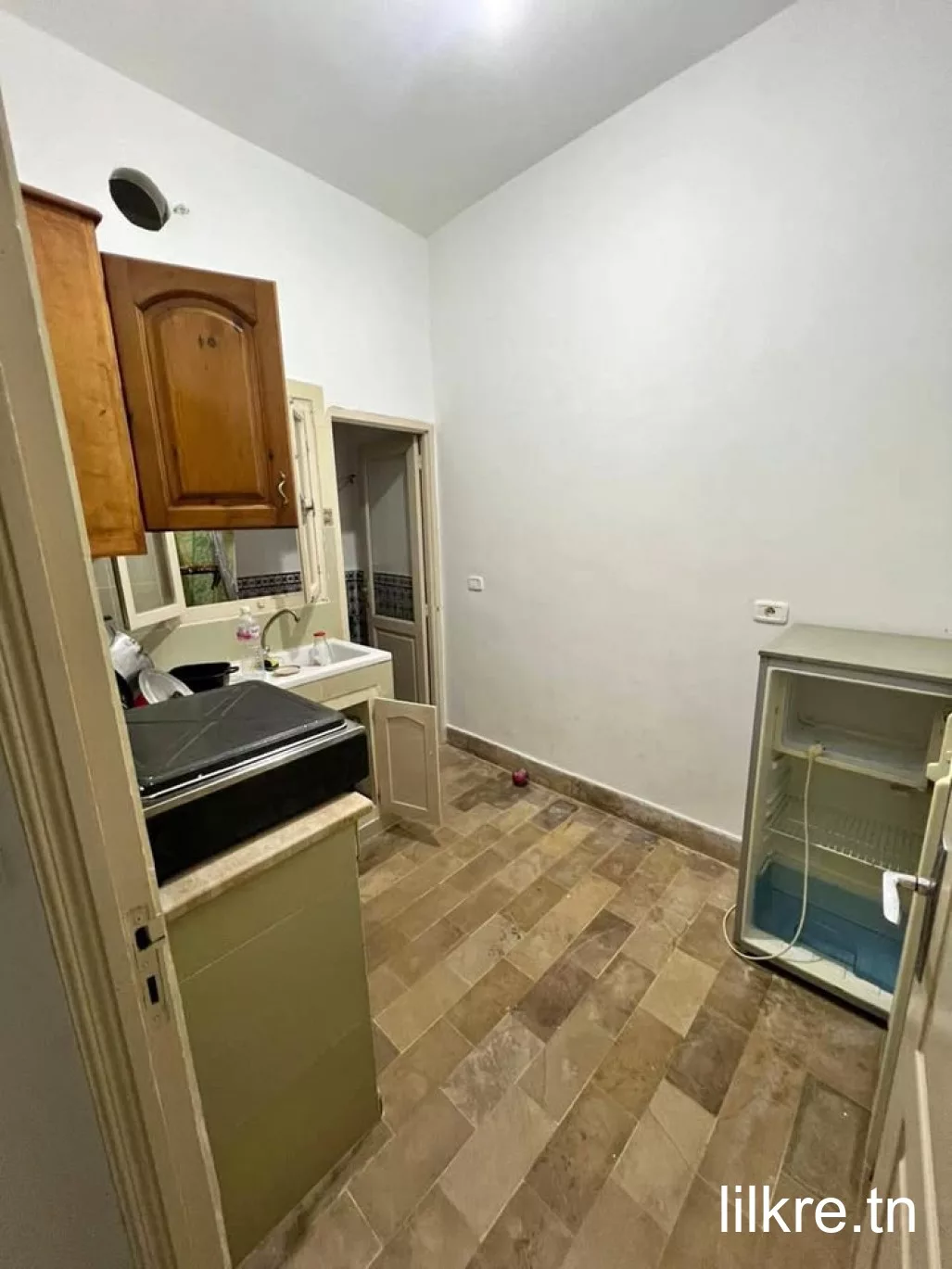 A louer un studio meublé  a sfax