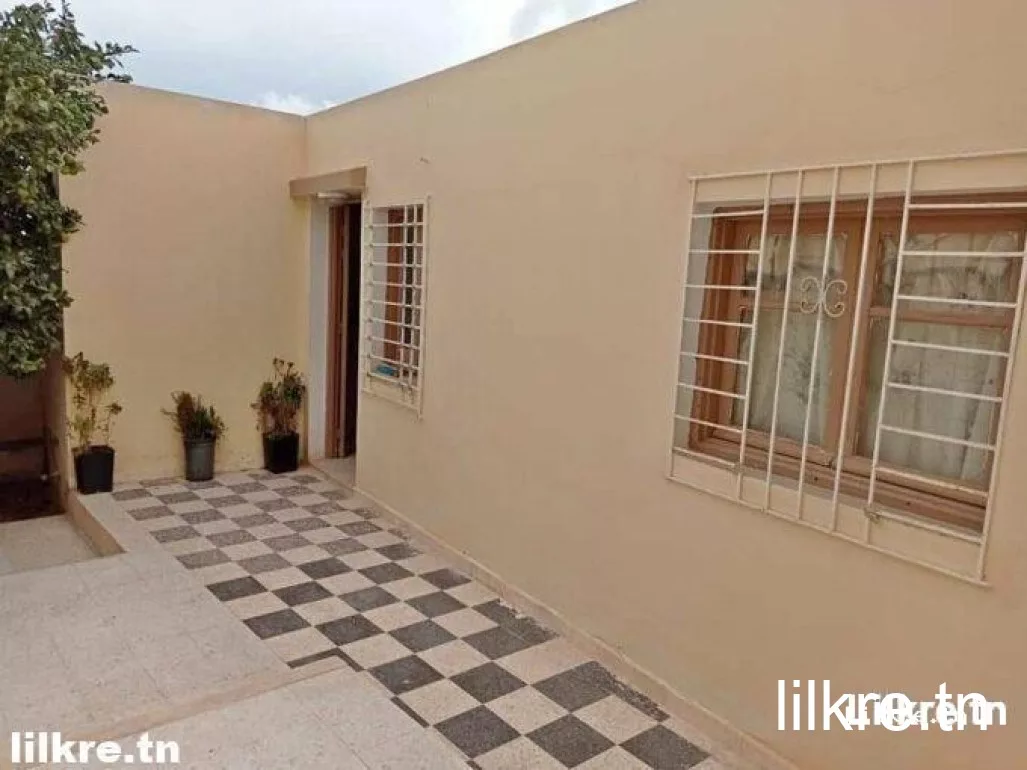 un Superbe Studio A louer S+1 meublé à Sfax