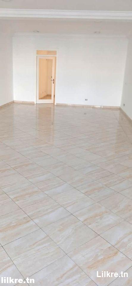 A louer un Chowroom à Ariana