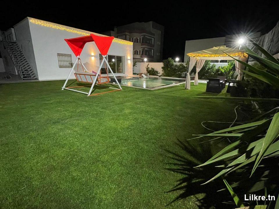 A louer Une villa S+2 Richement Meublée à Hammam Ghezèze