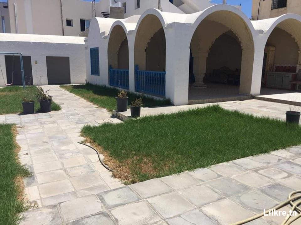 A louer une villa style arabesque meublé  S+2 à kélibia 