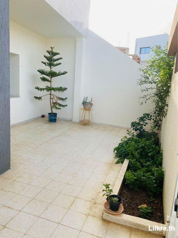 A louer une villa S+2 à Maamoura 