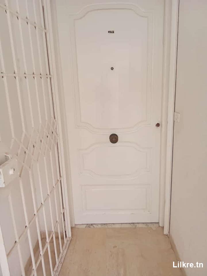 A louer un Appartement S+4 à Manzah 8 