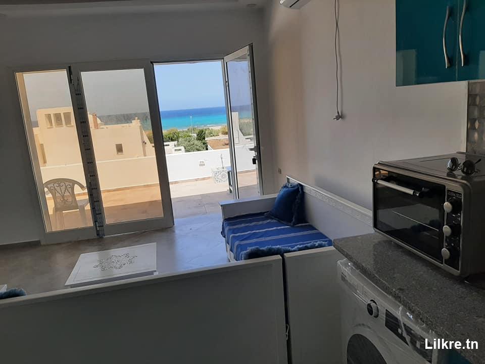 A louer un un joli petit studio du luxe s+1  vue sur mer à Dar Alouche