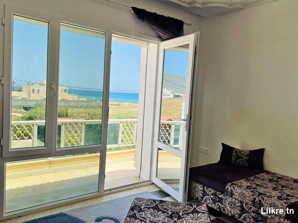 A louer un Etage Villa S+1  vue sur mer  à Elhaouaria