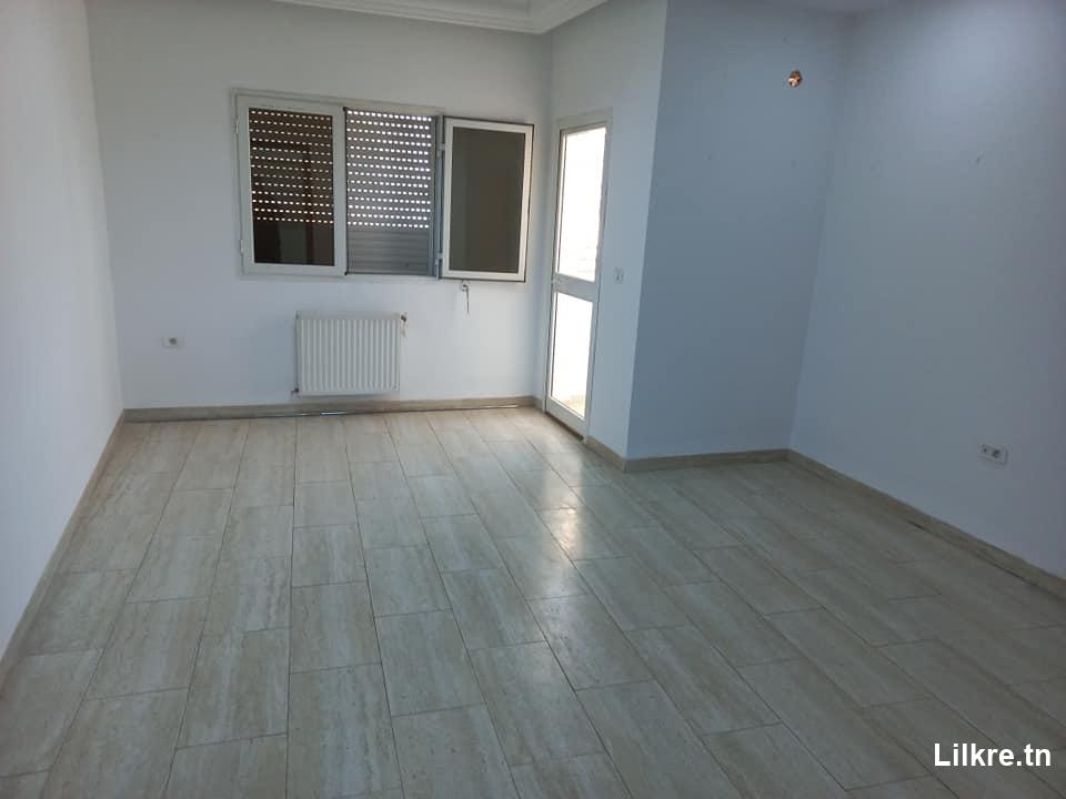 A louer un Appartement S+2 à La Soukra  