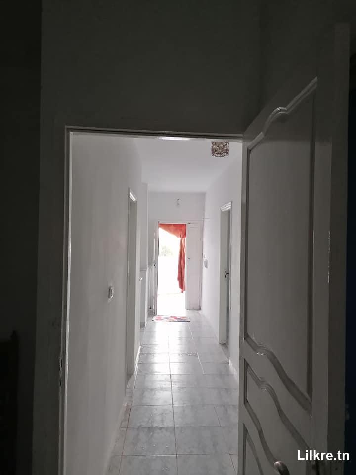 A louer un Appartement S+3 à La Soukra 