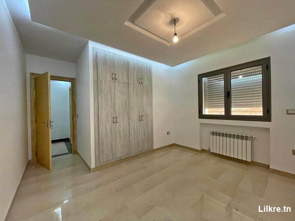 location un appartement S+3 Très HST jamais habiter à Mourouj 