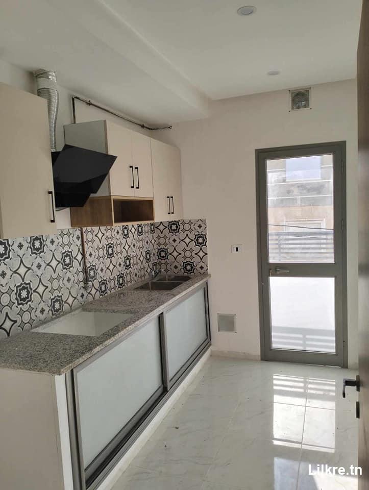 A louer appartement s+3 à la soukra 