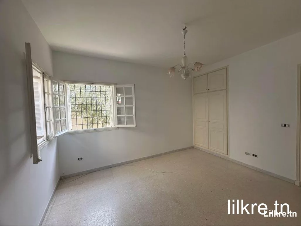 Rdc de villa à ain Zaghouan S+3