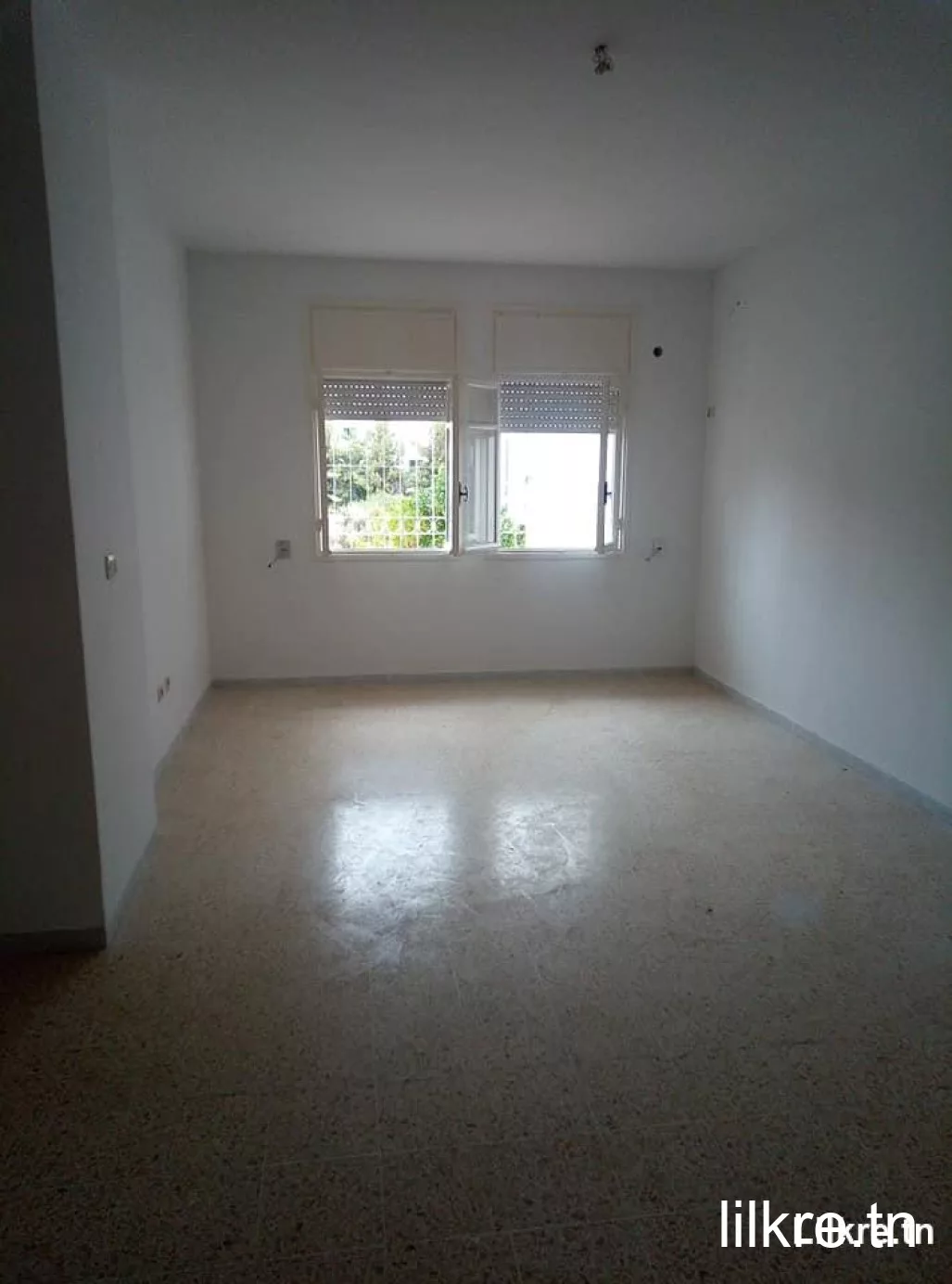 A louer un appartement S+3 Ouardia 