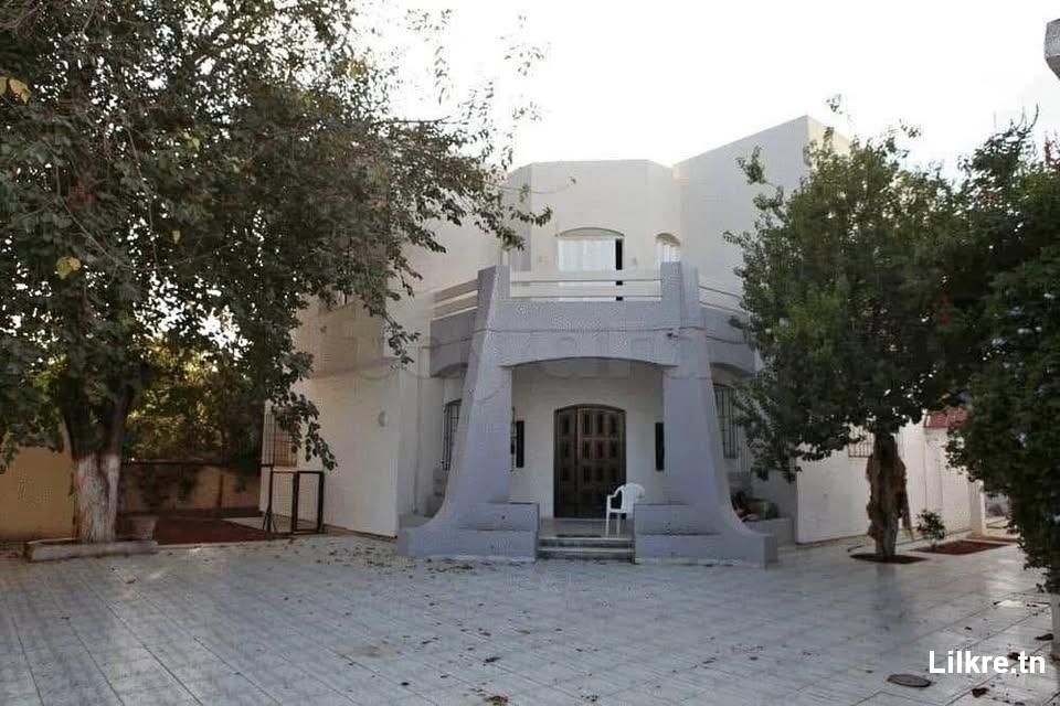 A louer villa à la soukra