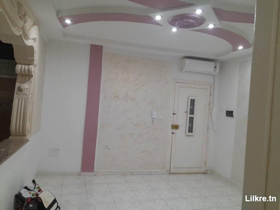 A louer un étage de villa à Mourouj 4 