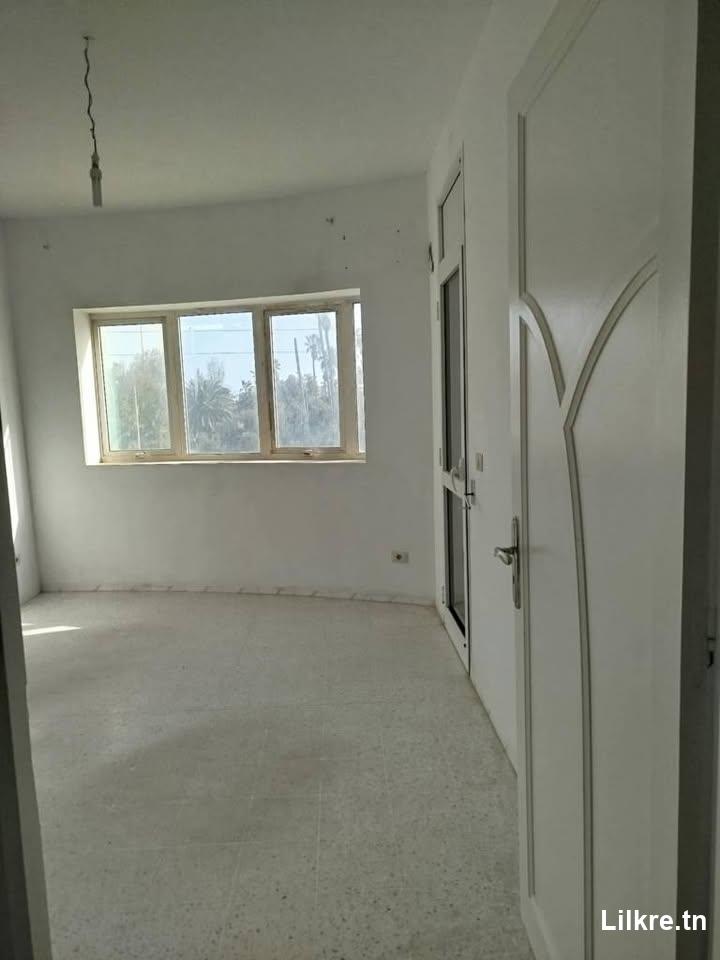 A louer un appartement s+1 a usage bureautique route l'aeroport