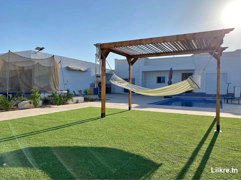 Une belle villa à louer s+3 djerba