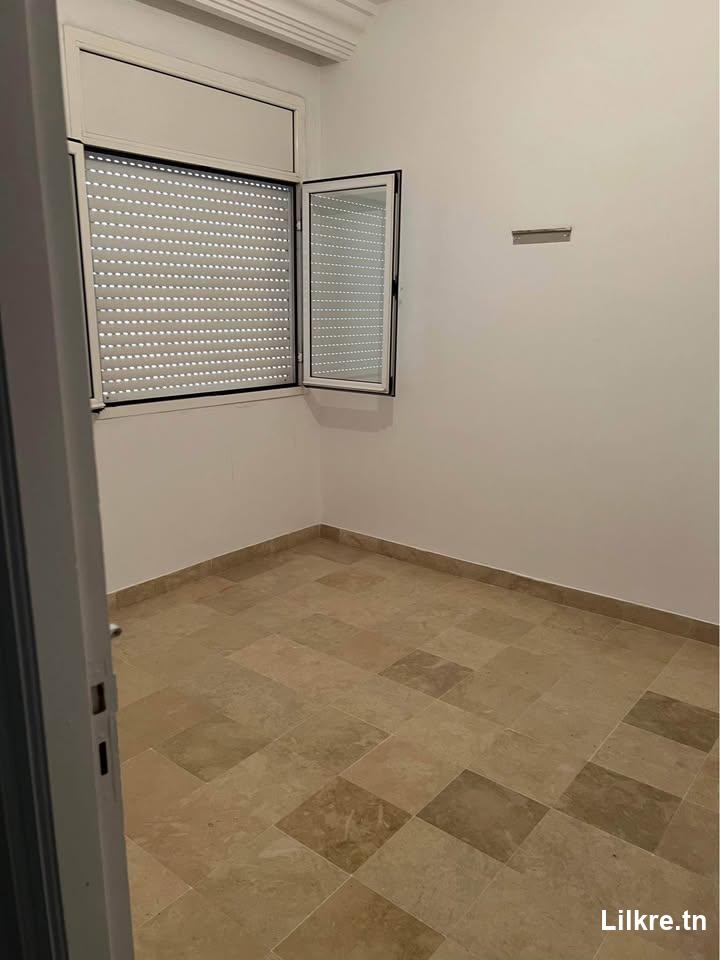  appartement s+3 a louer à menzah 