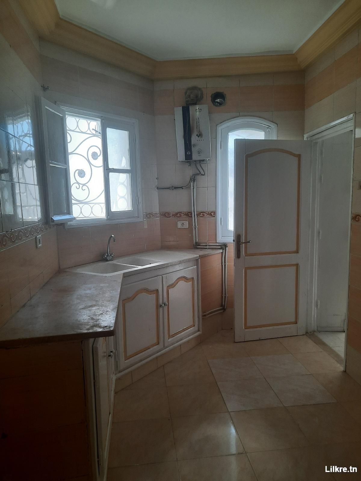 etage de villa S+2 à slimen kehia manouba