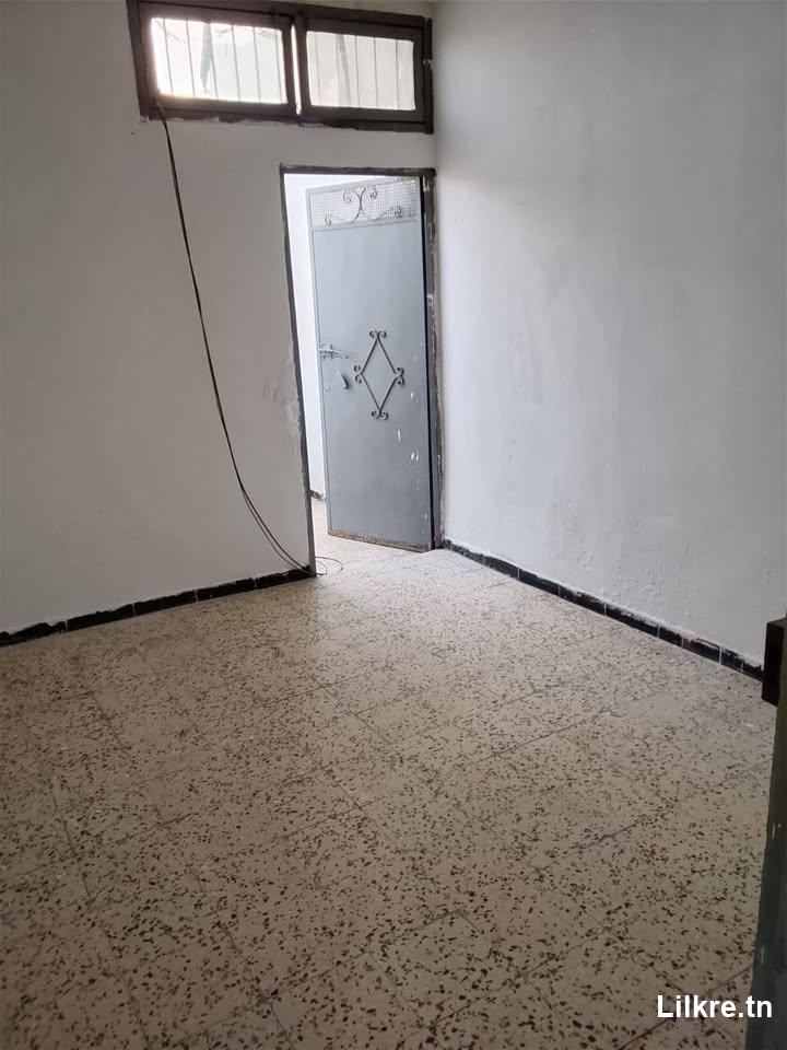 un appartement s+2 a louer à beb jedid