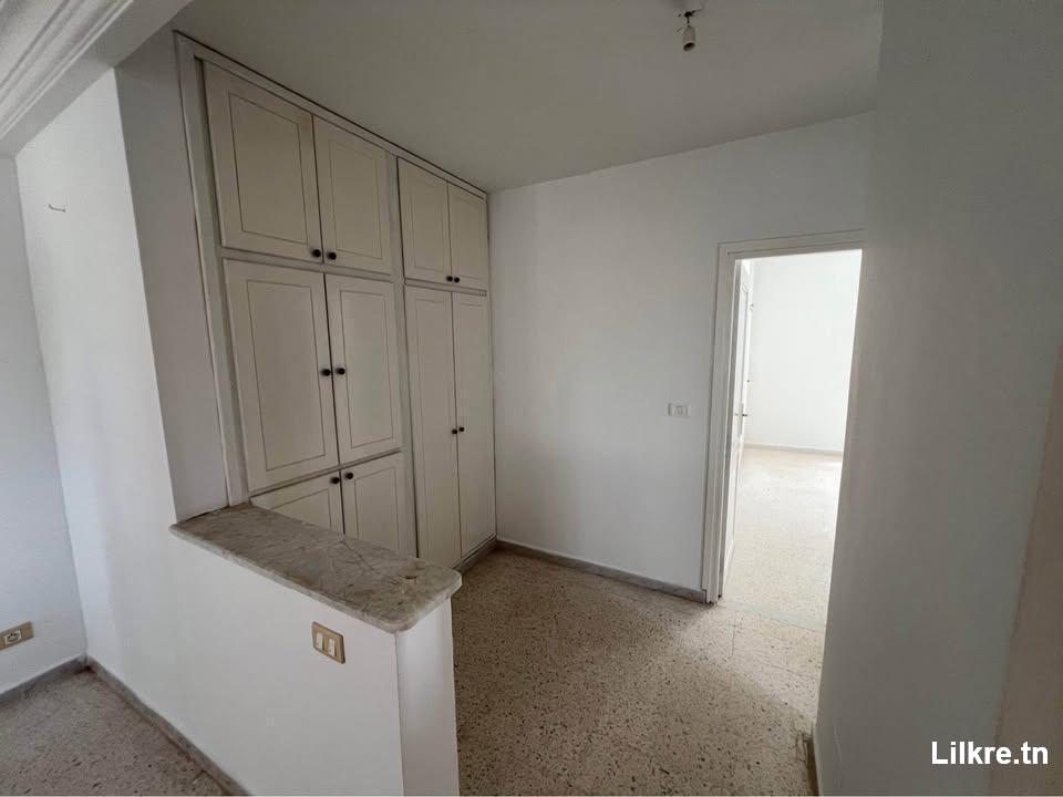 bel appartement situé à Mnihla Sanheji 