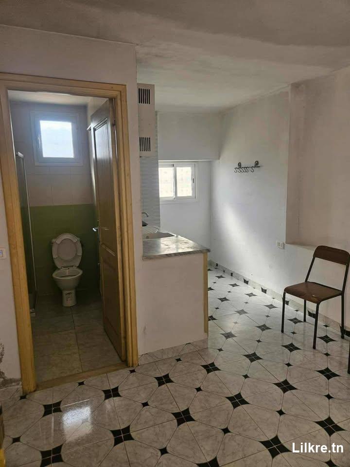 à louer  un Studio à Route de Gremda km 9