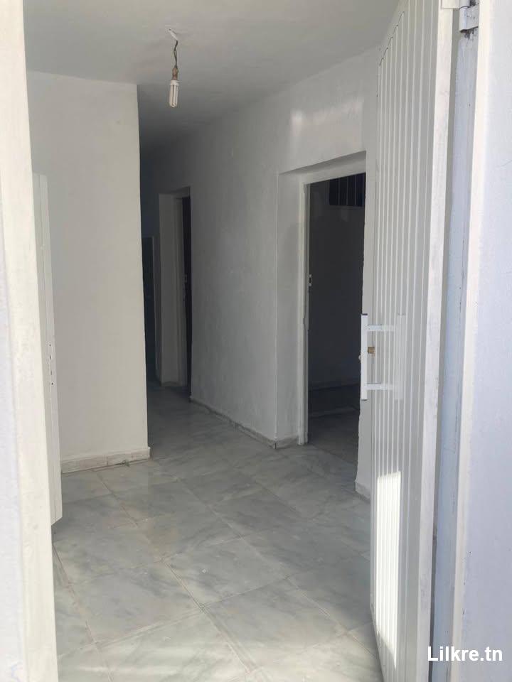 A louer un Appartement S+2 non meublée à  bardo