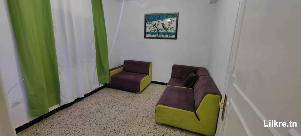A  louer Appartement s+3 pour homme à rades 