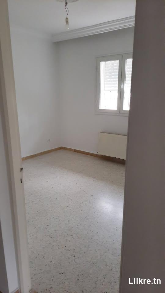 À louer un Appartement S+3 à Cité Ghazala, Ariana