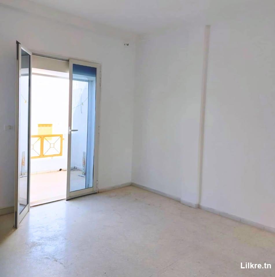 A louer un appartement s+2 a ras tabia