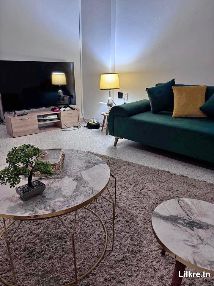 A loiuer un jouli appartement S+1 cité lwahat 