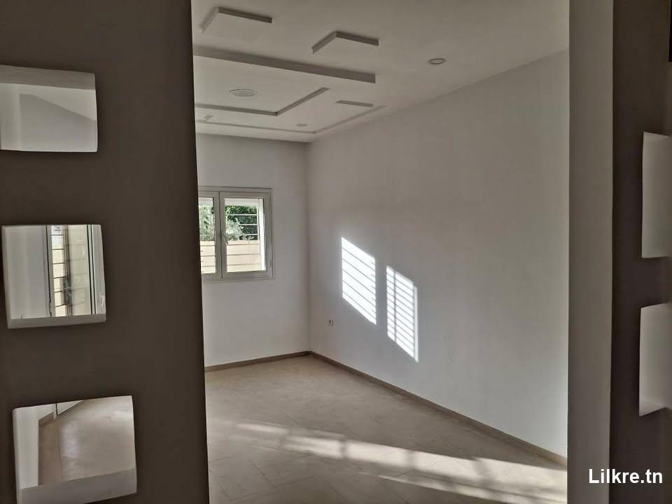 A louer un appartement s+2 sfax sakiet ezzit 