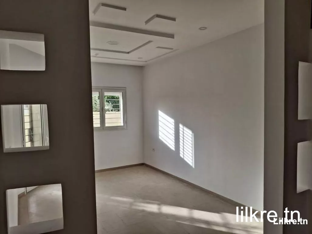 A louer un appartement s+2 sfax sakiet ezzit 