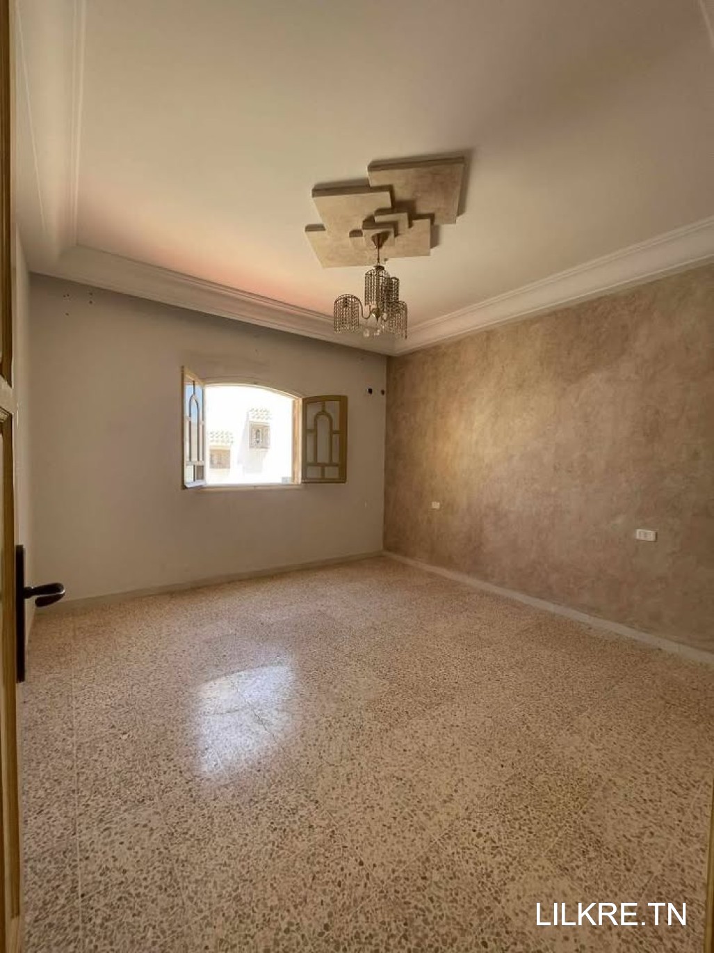 A louer un appartement s+3 a rue soltania