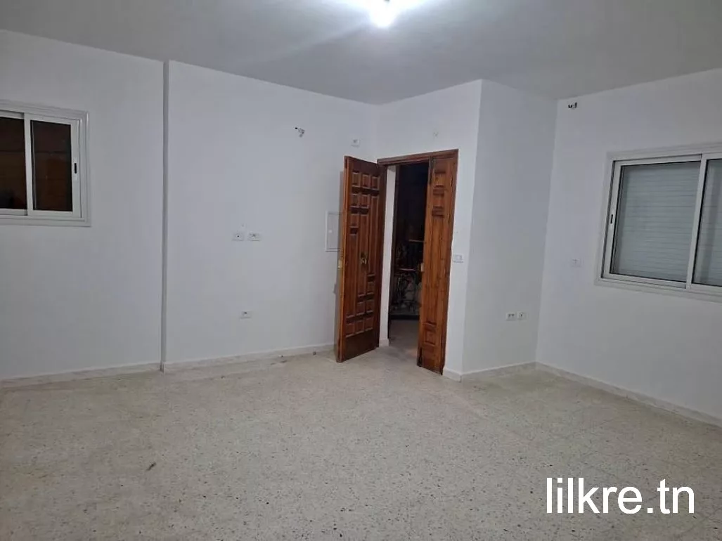 A louer un étage de villa  a jaafer 