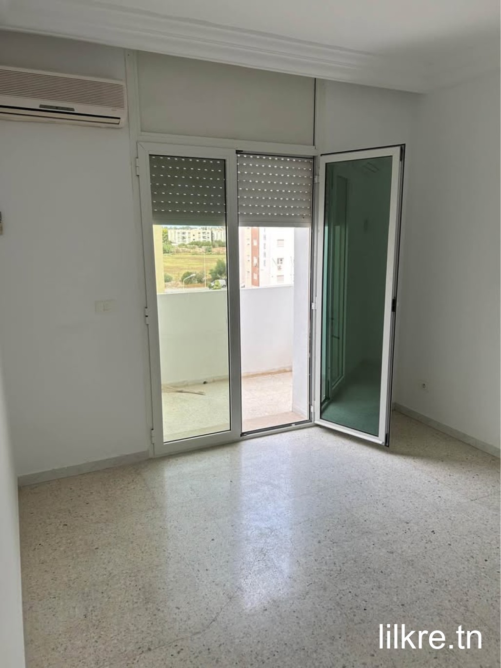 a louer app s+2 à Jardin L'aouina